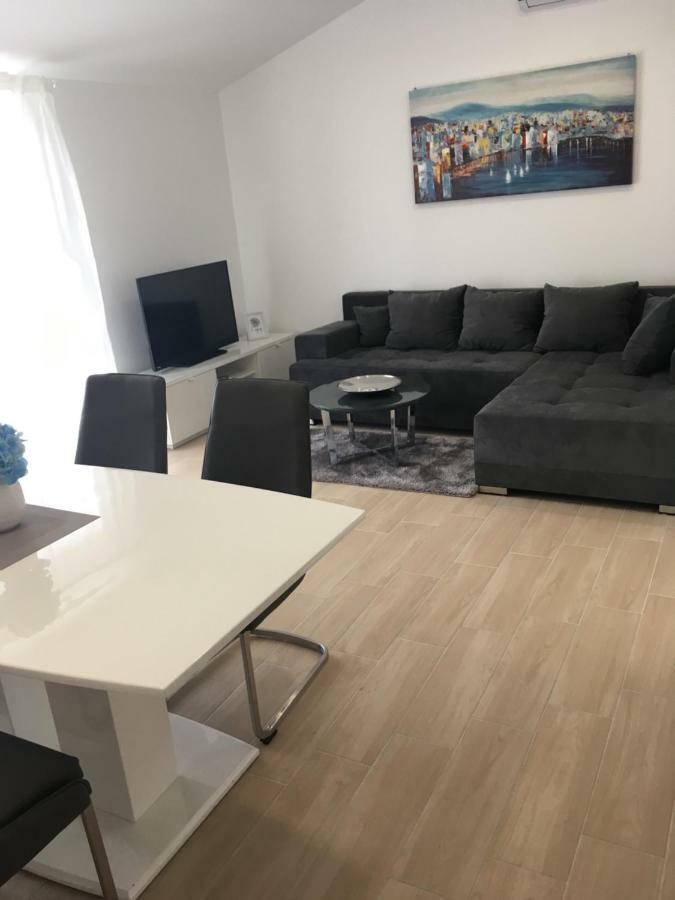 Luxury Apartments Vucinic Pirovac Esterno foto