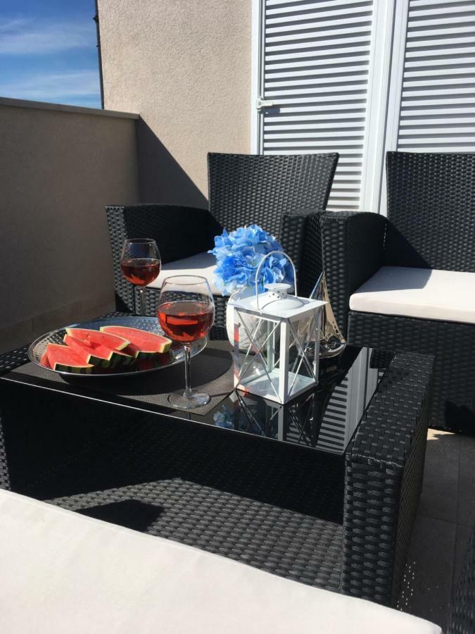 Luxury Apartments Vucinic Pirovac Esterno foto